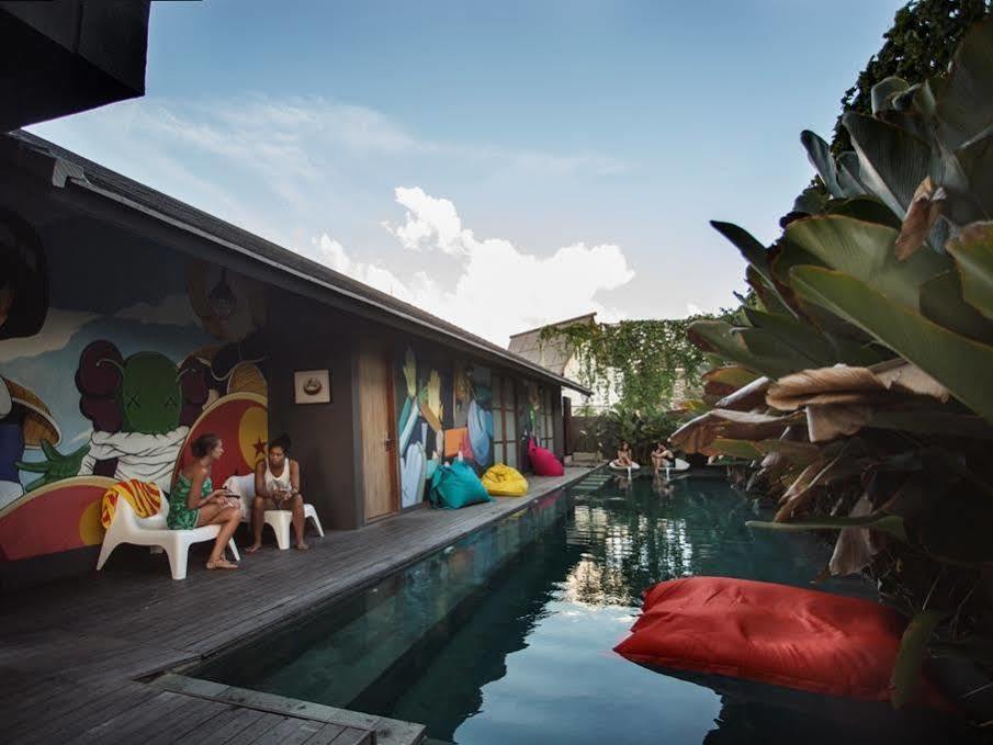 M Boutique Hostel Seminyak Exterior foto